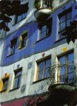 Hundertwasser Friedensreich; Hundertwasser-Krawina-Haus Wien, Fassade